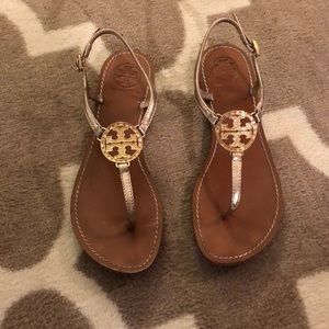Tory Burch Violet thong metallic sandals